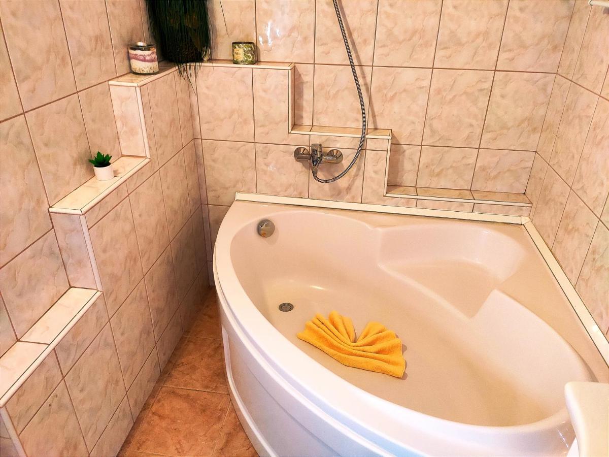 Szandra Vendeghaz Osku Buitenkant foto